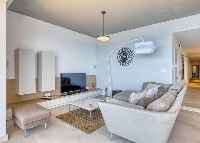 Superb Seafront Family By Buena Vista Apartament