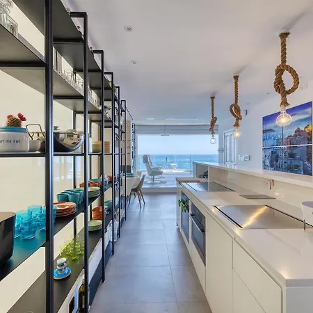 Superb Seafront Family *