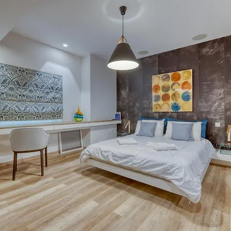 Superb Seafront Family 公寓 斯利马