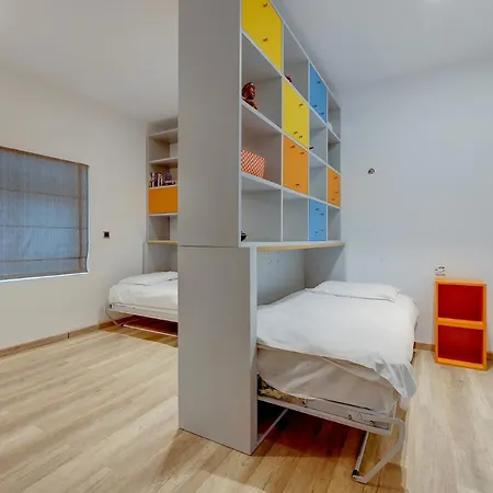 Superb Seafront Family Apartment Sliema