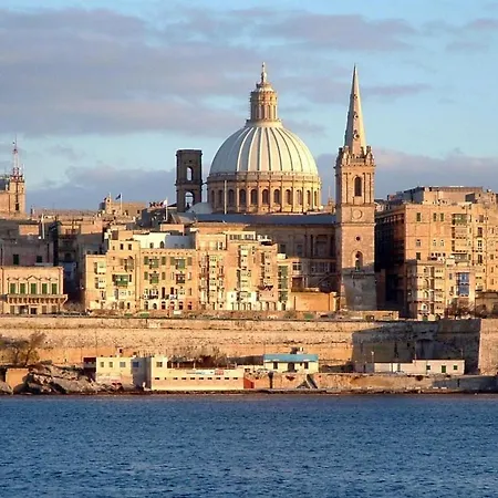 Appartement Superb Seafront Family Sliema