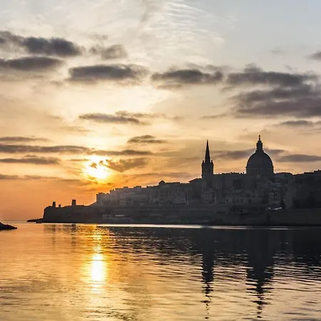 Superb Seafront Family Sliema