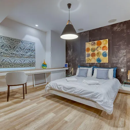 Superb Seafront Family Appartement Sliema