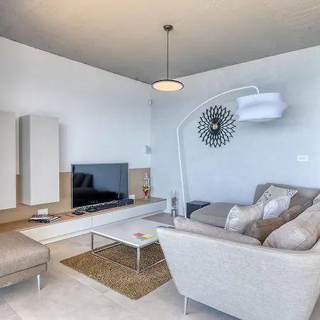 Superb Seafront Family Appartement