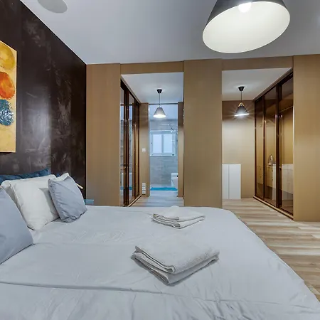 Superb Seafront Family Appartement Sliema