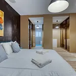 Superb Seafront Family By Buena Vista * スリーマ