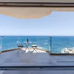 Superb Seafront Family By Buena Vista * スリーマ