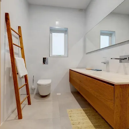 Apartman Superb Seafront Family *