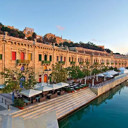 Superb Seafront Family By Buena Vista *